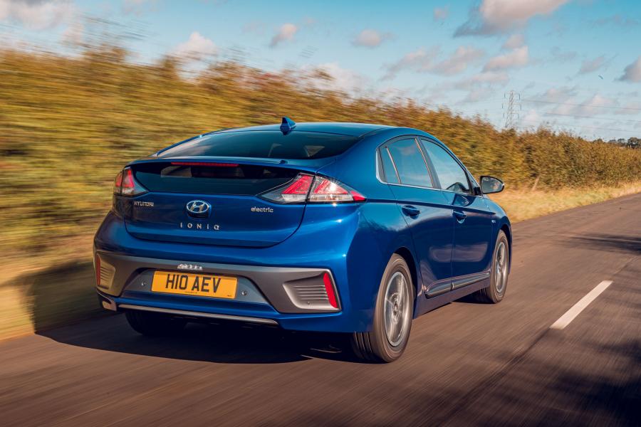  Hyundai IONIQ electric (AE) 2019 года  (UK) (фото 23 из 37)